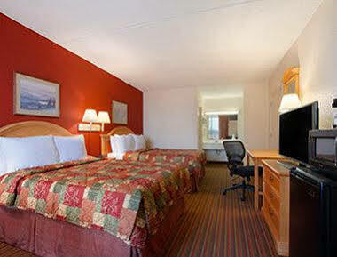 Days Inn By Wyndham Seneca-Clemson Exterior photo